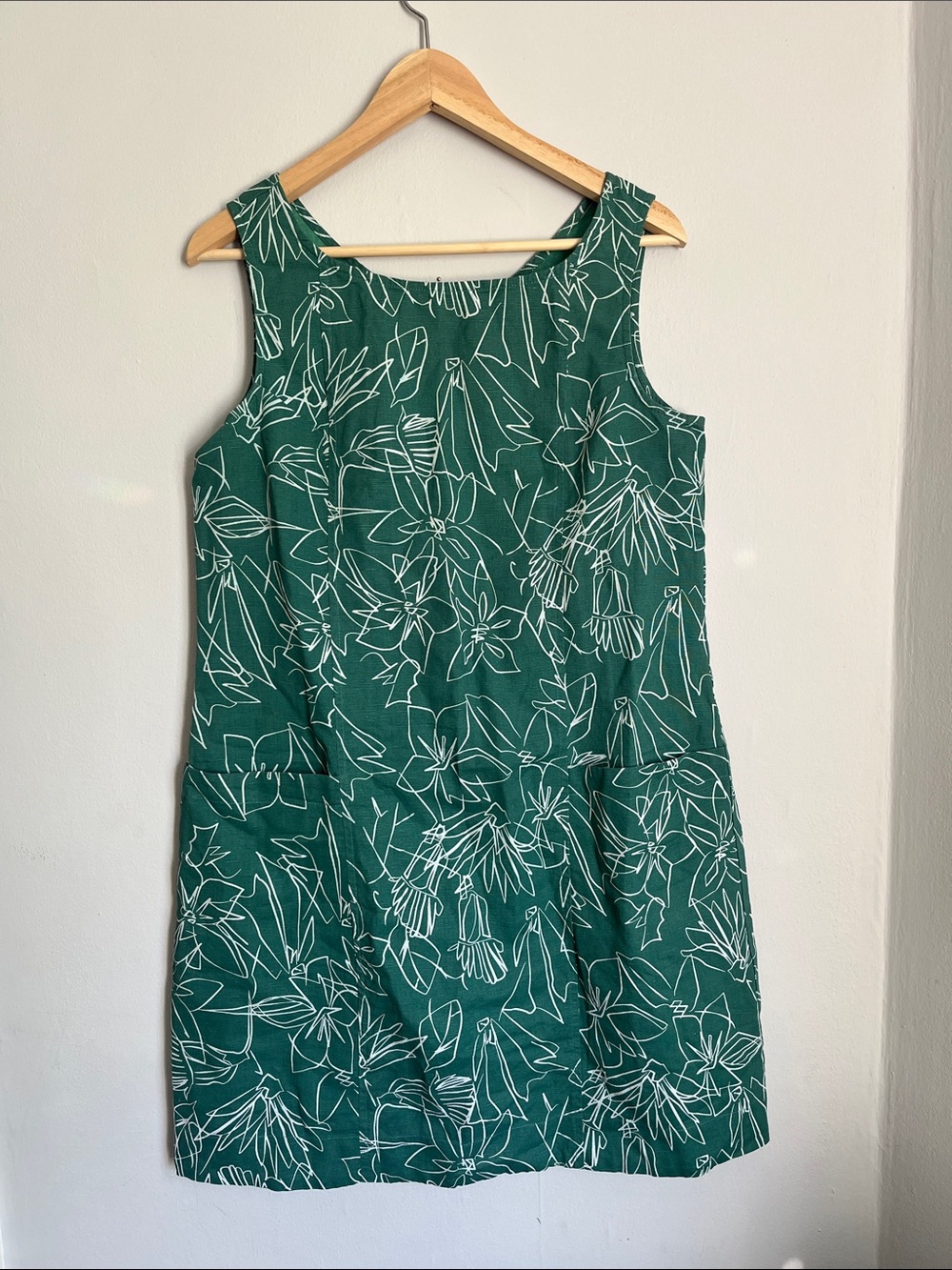 Sleeveless Green Floral Shift Dress